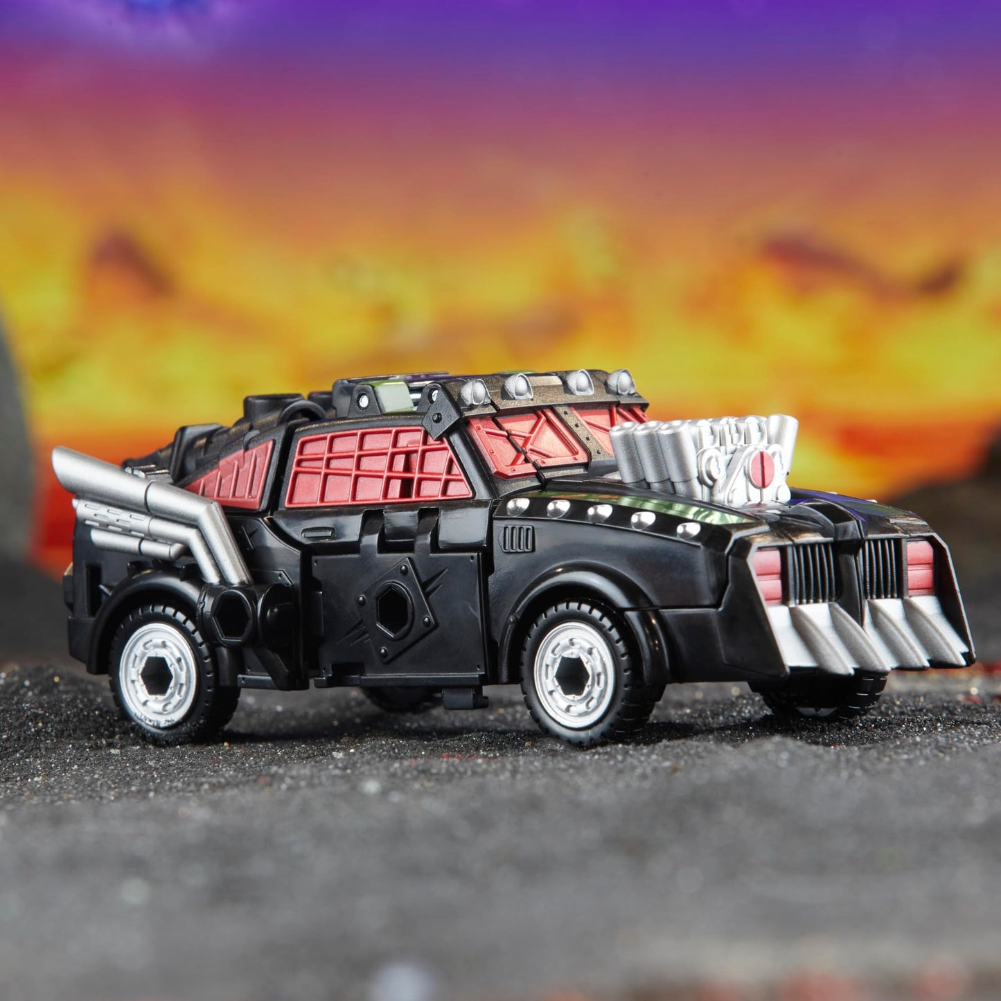 Transformers Generations Legacy United Deluxe Star Raider Lockdown – 5.5-Inch Figure