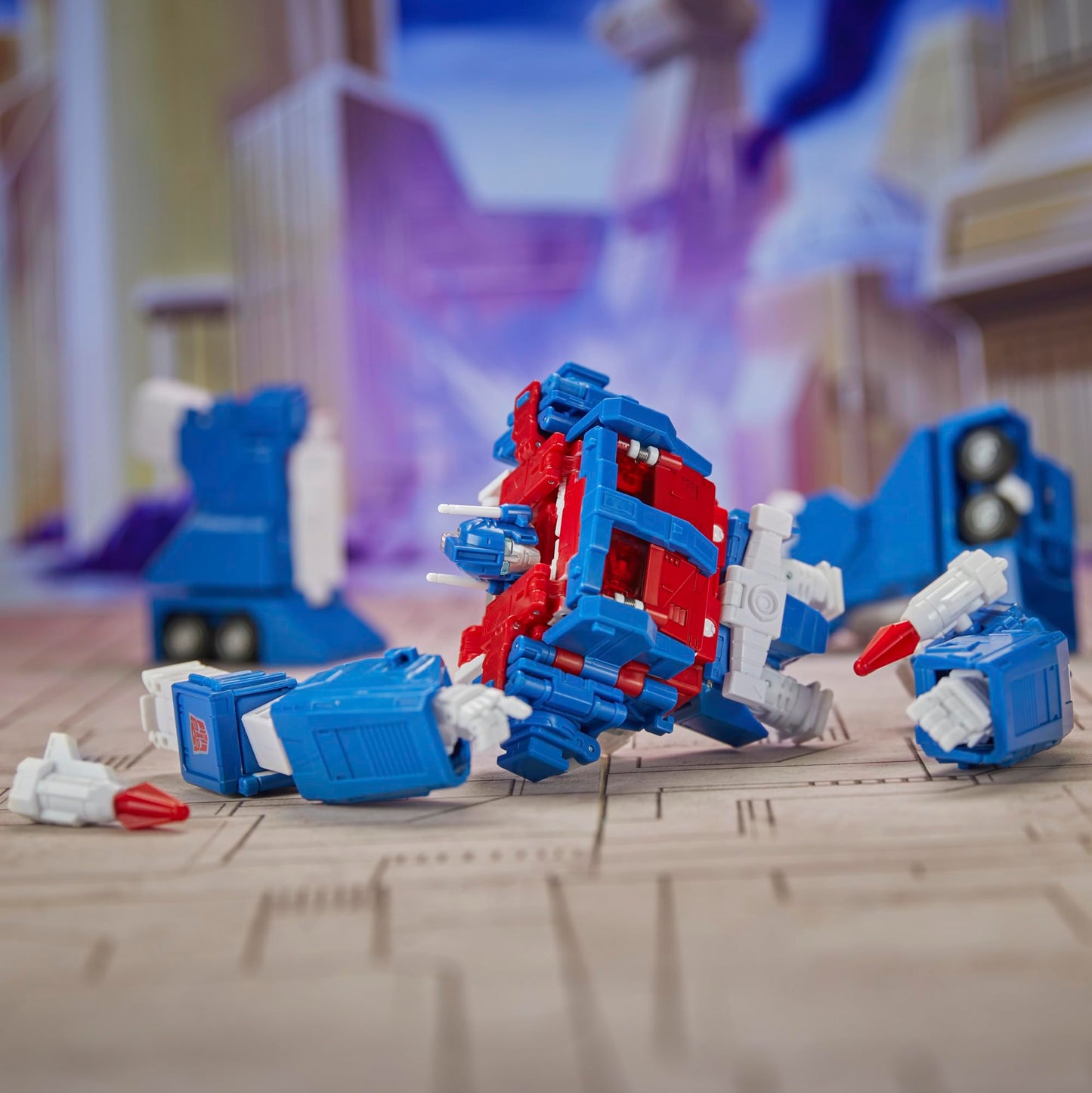 Transformers Studio Series Commander Ultra Magnus Figure 9.5-Inch – The Movie 86-21