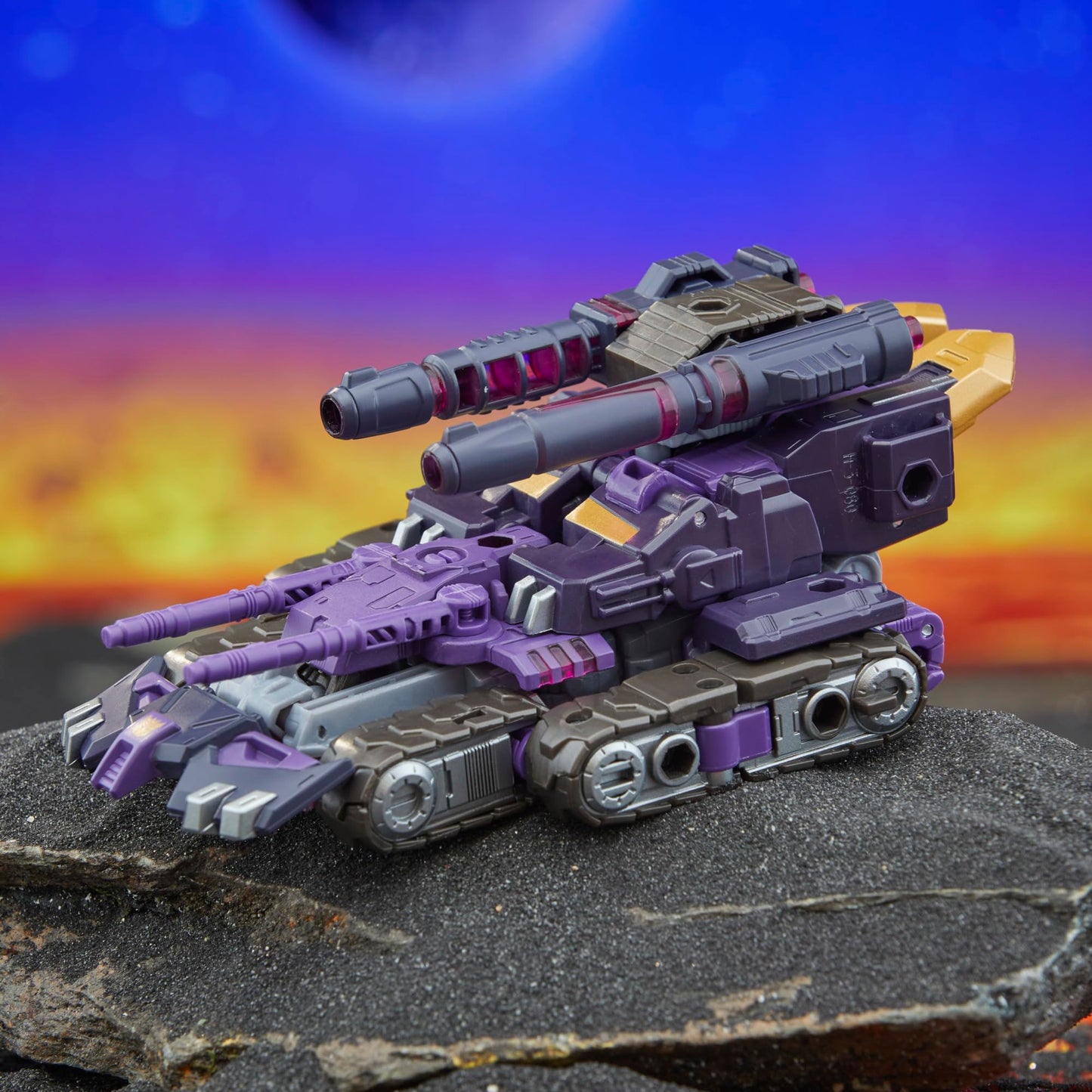 Transformers Legacy United Tarn Voyager 7-Inch Action Figure – Comic Universe Edition