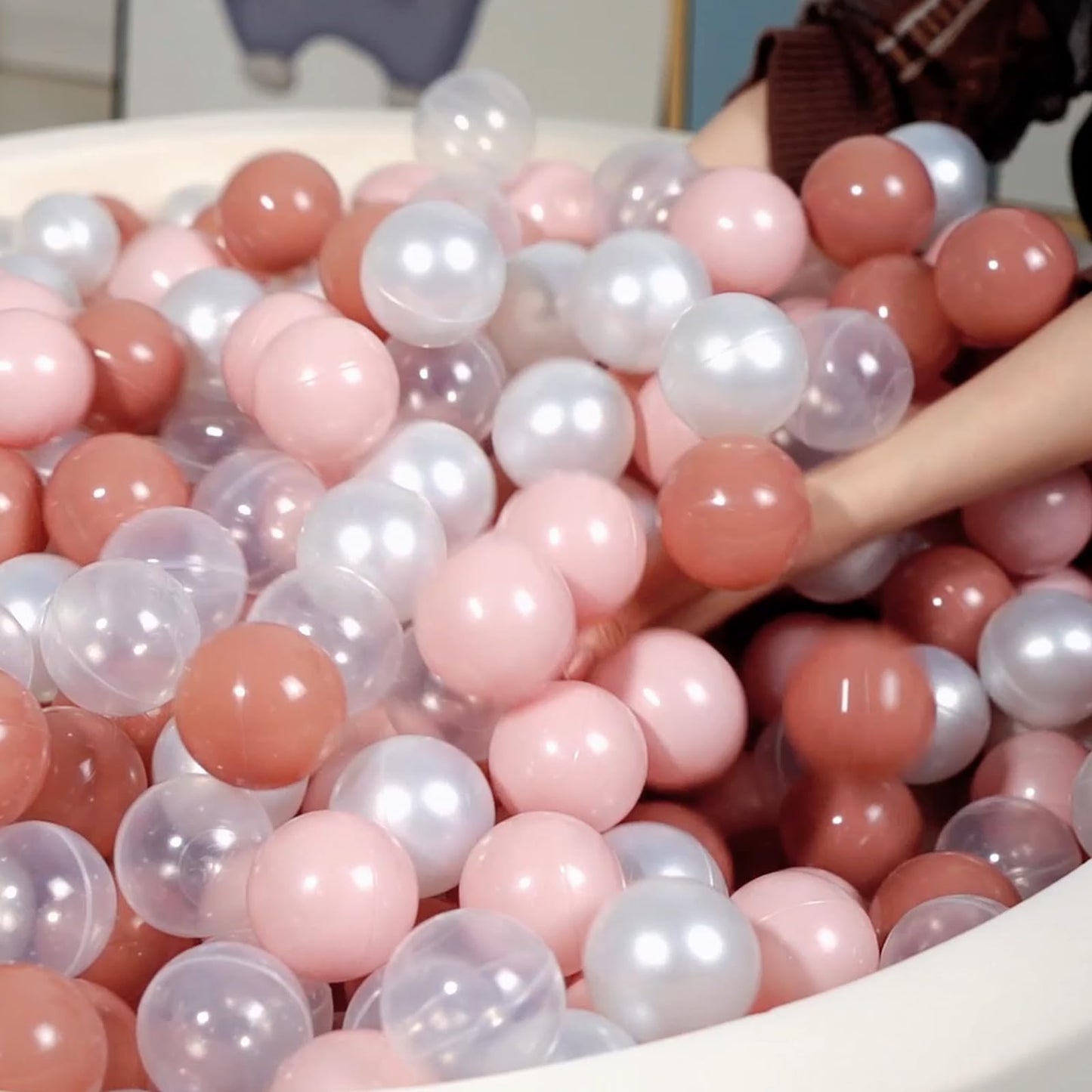 TRENDPLAY 2.2 Inch Plastic Balls for Ball Pits – 200 Pack in Cream Pink & Pearl White