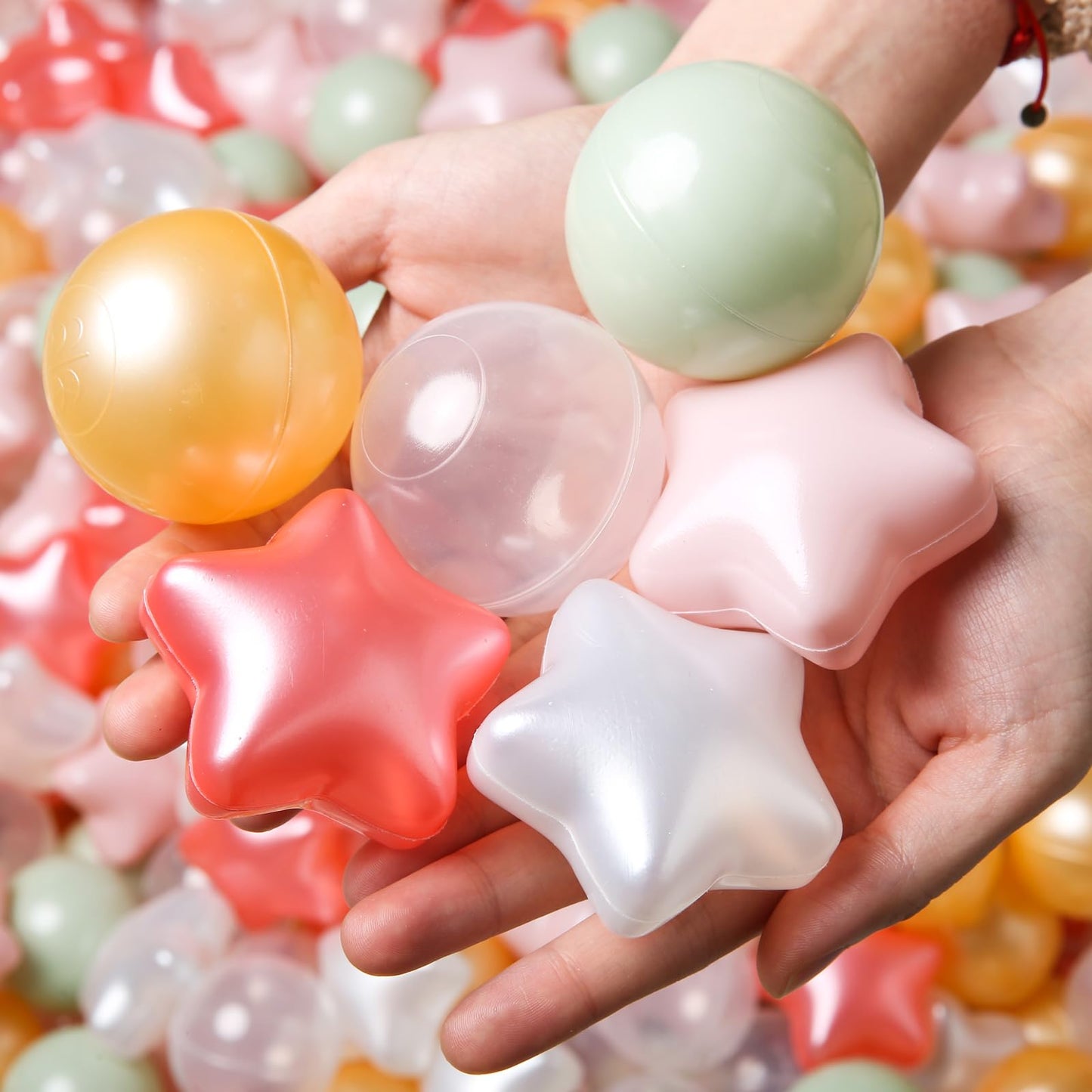 TRENDPLAY Star Ball Pit Balls 200 – Star-Shaped Balls for Toddlers in Pearl Gold, Green & Red