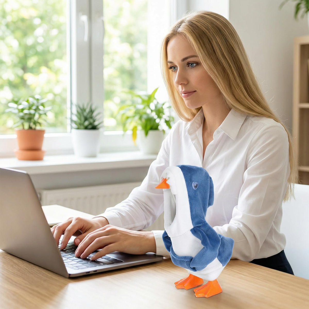 Tucnoeu Shark Hoodie for 5.9-Inch Desk Goose – Mini Outfit Set