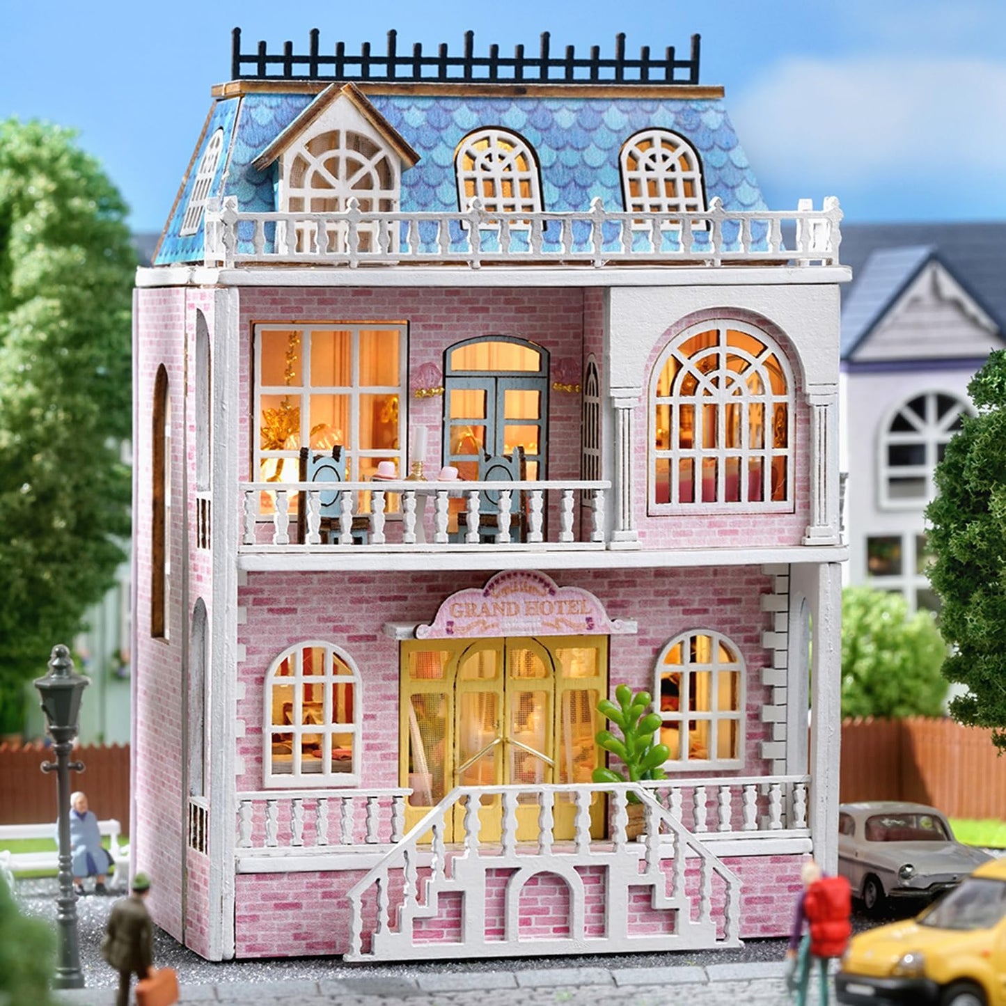 TuKIIE DIY Miniature Dollhouse Kit – 1:32 Scale with Furniture, Opened & Closed Romantic Castle