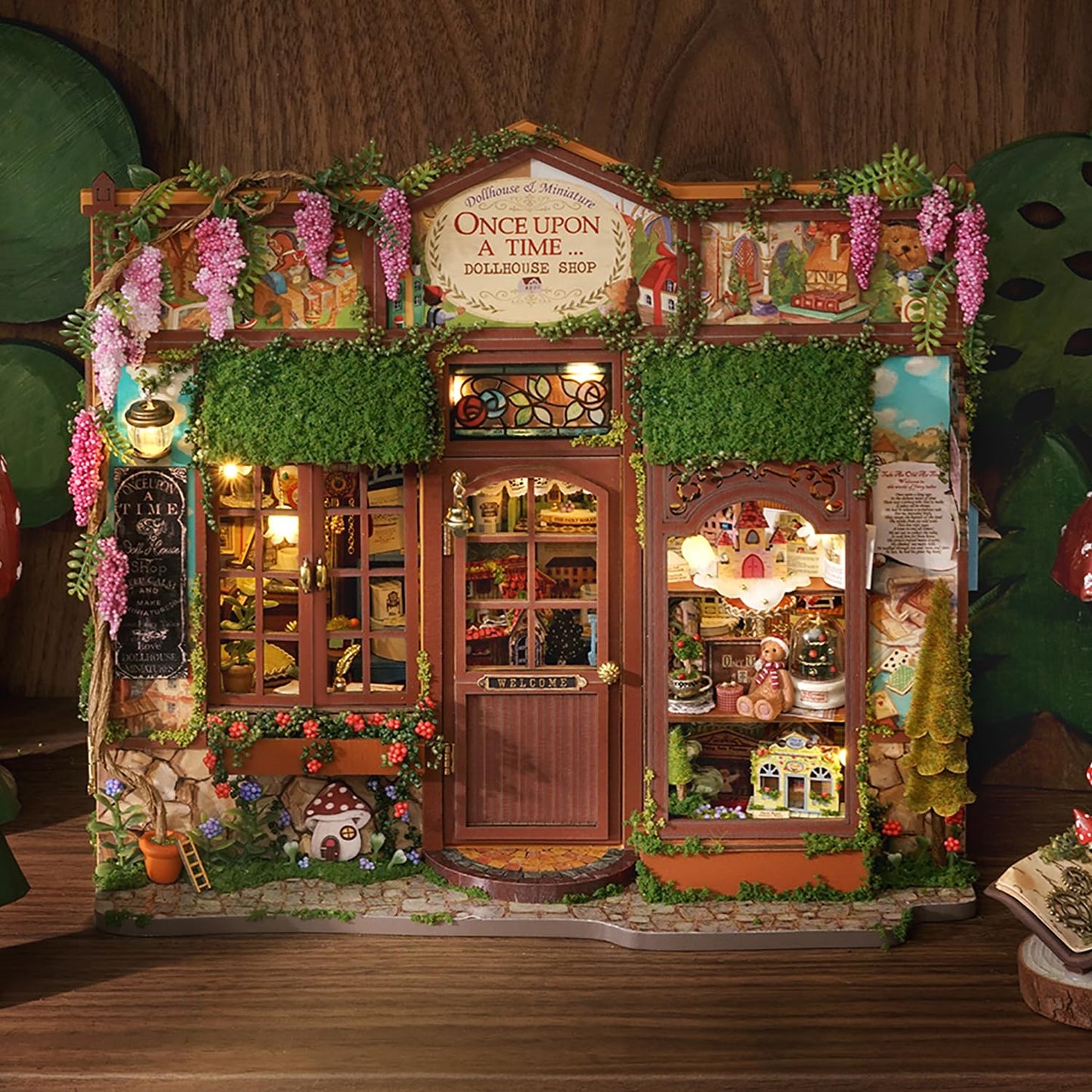 TuKIIE DIY Miniature House Kit 1:24 Scale – Open & Closed Dollhouse with Dust-Proof Cover