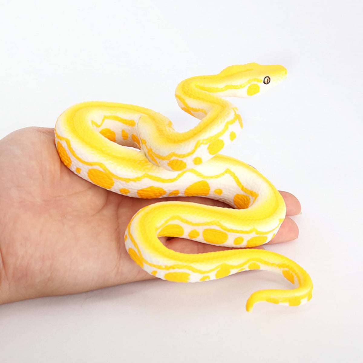 UANDME 2-Pack Realistic Fake Snakes Toy – Halloween Prank Props & Garden Deterrents