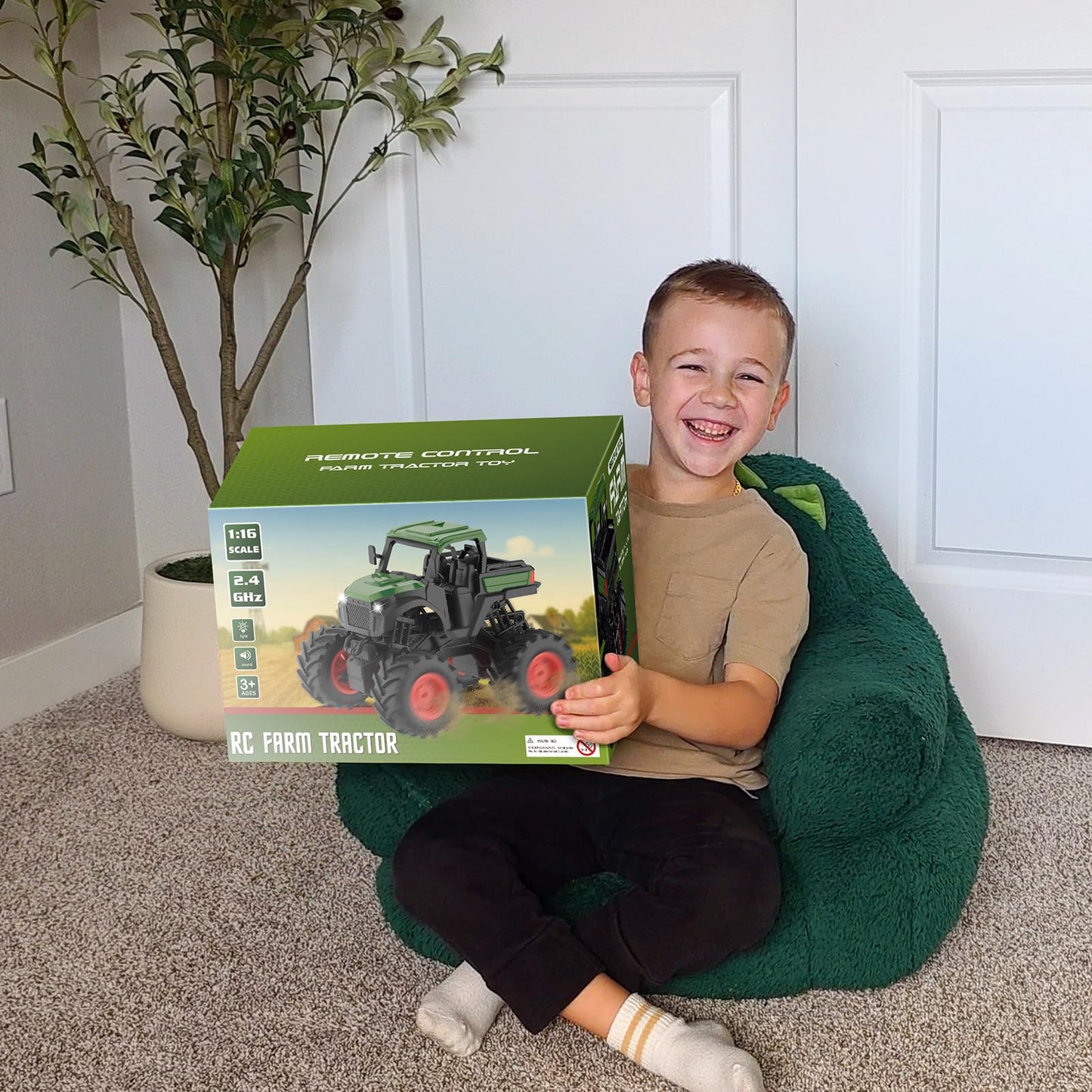 Uarzt 1:16 RC Tractor Toy – LED Lights, Realistic Sounds, 2×800mAh Battery