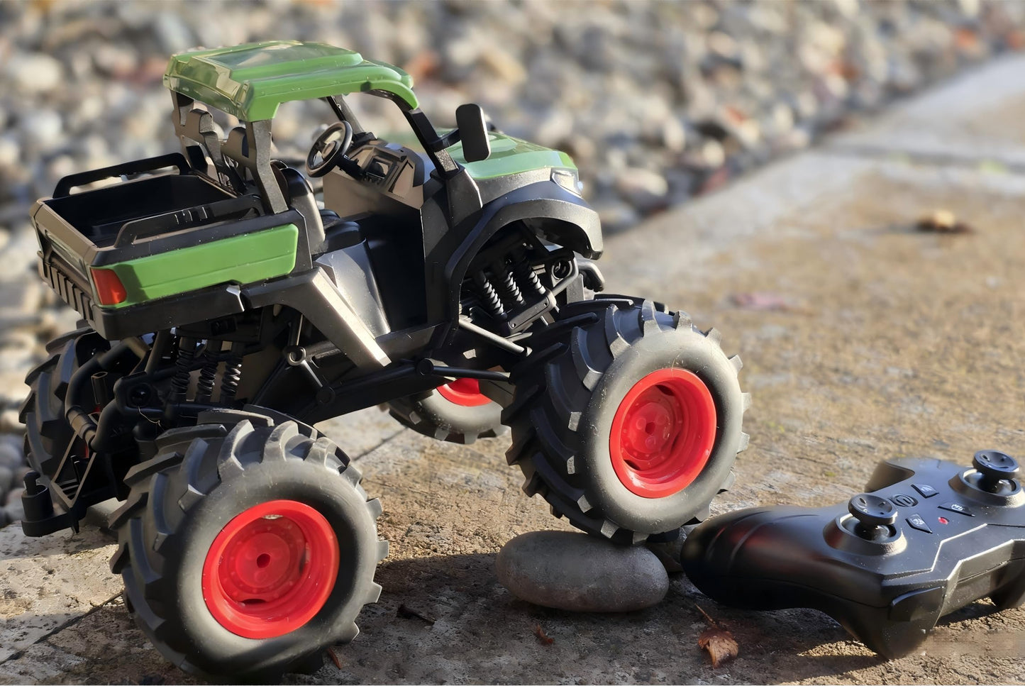 Uarzt 1:16 RC Tractor Toy – LED Lights, Realistic Sounds, 2×800mAh Battery