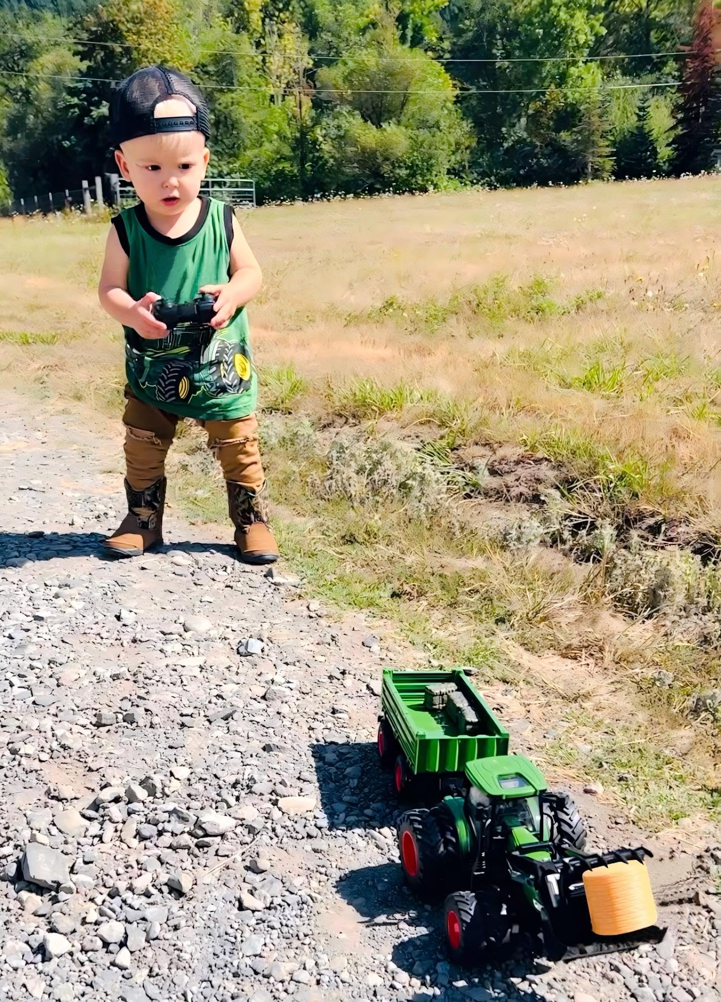 Uarzt Remote Control Tractor with Trailer — 8-Wheel Alloy, Front Loader, Lights, 2.4GHz RC Toy for Kids