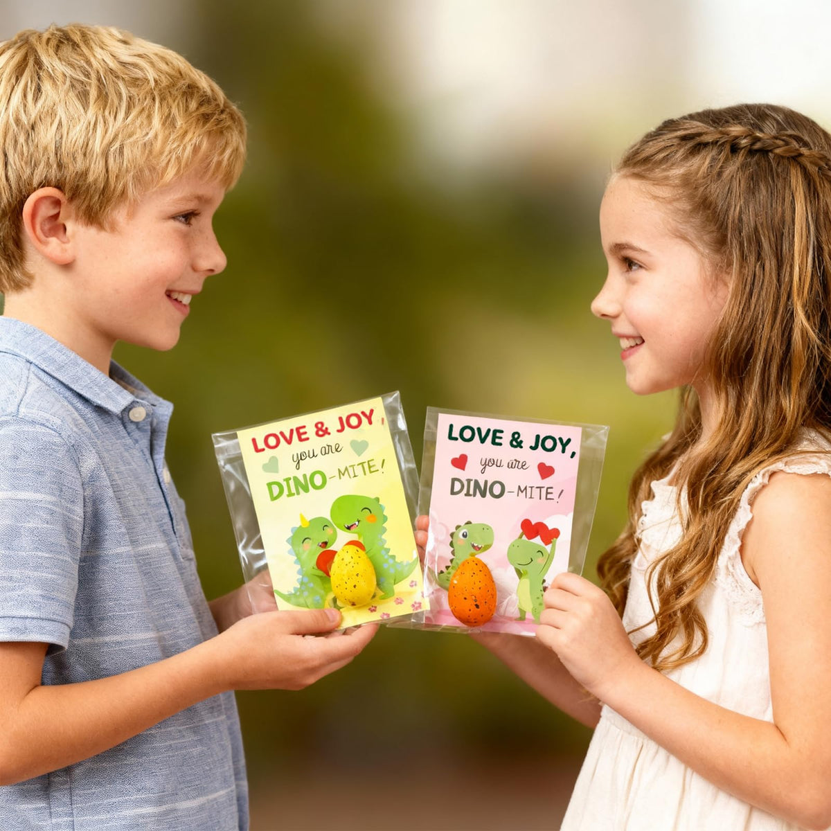 UJZJPEX 24-Pack Magic Hatching Dinosaur Eggs – Valentine Cards, Kids Gifts & Party Favors