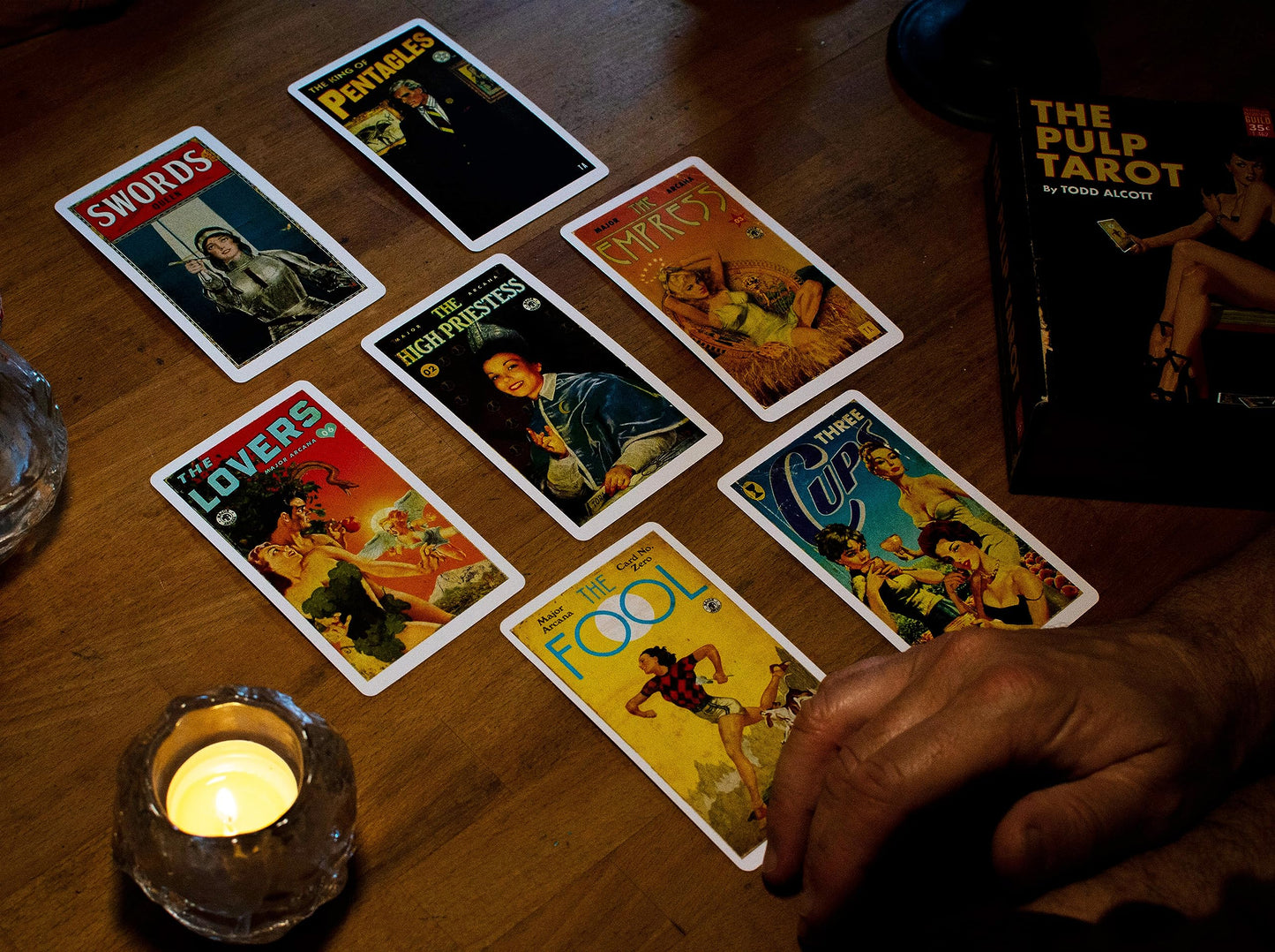 Pulp Magazines Themed Tarot Deck – 78 Cards | The Unemployed Philosophers Guild