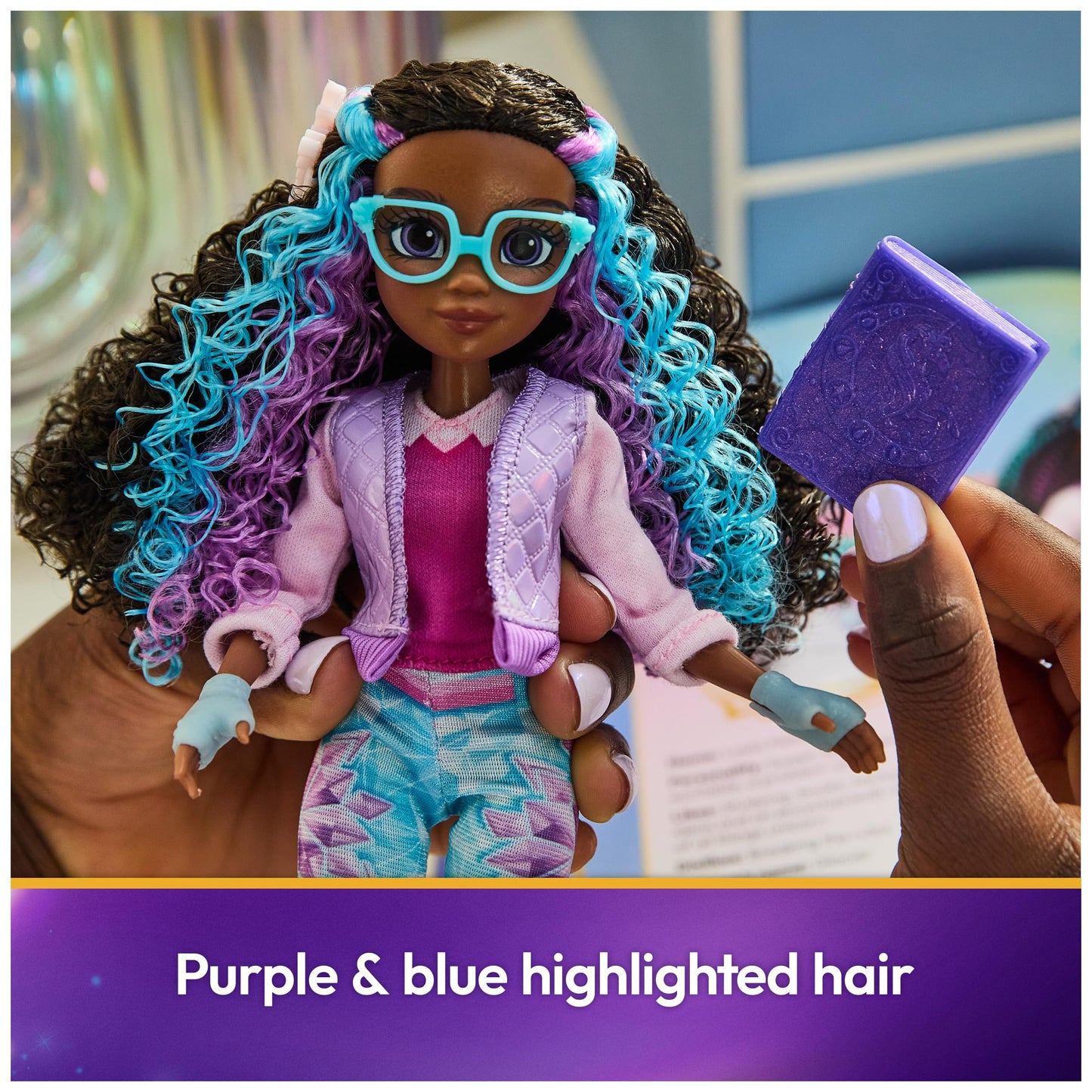 Unicorn Academy Layla Doll – Power of Friendship with Sparklebook and 5 Fashion Accessories (9.5 inches) for Girls 4+
