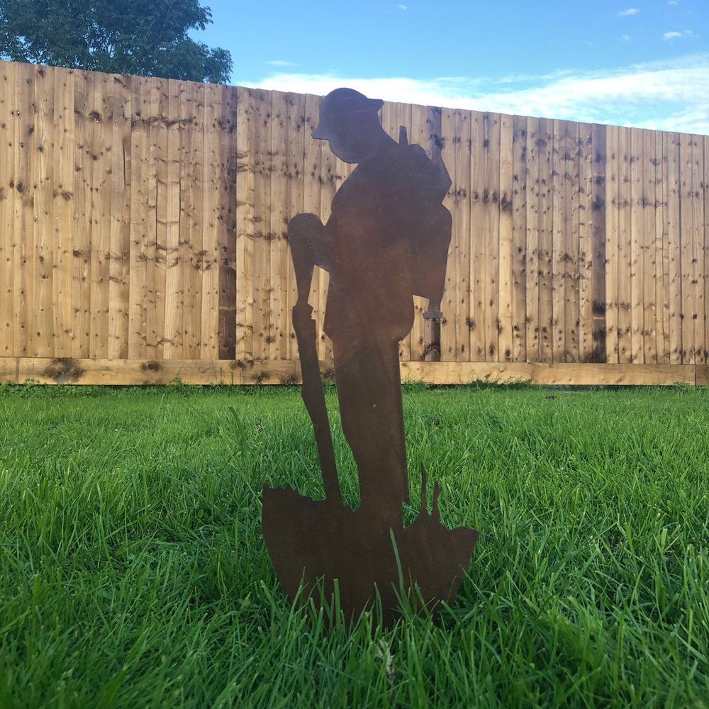 METAL Lest We Forget Soldier army GARDEN Decoration Statue Feature