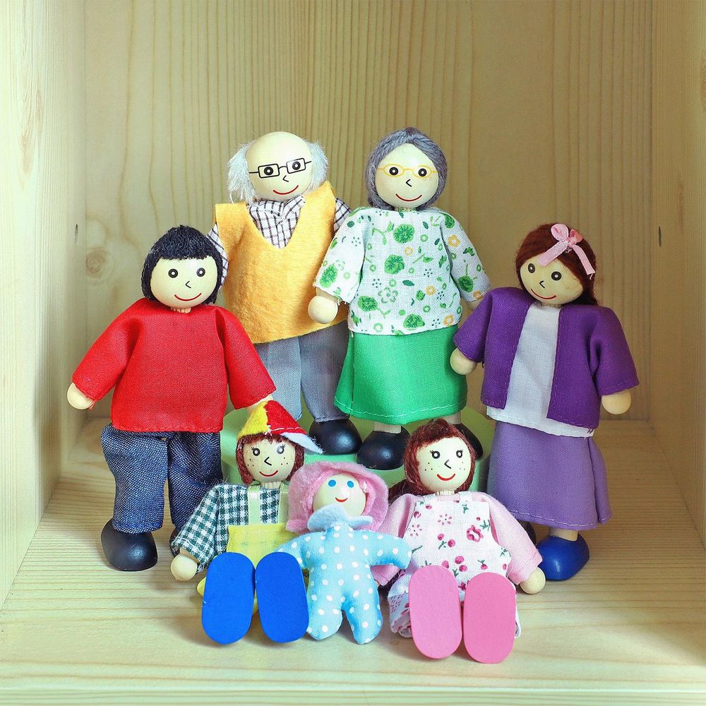 SOKA HAPPY FAMILY 7PCS - Imaginative Playset for Creative Kids