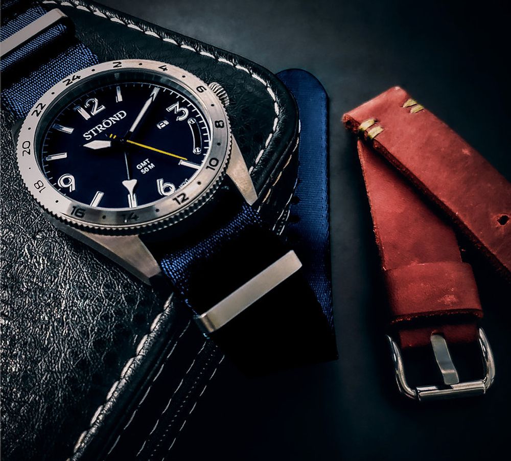 Strond SSC-101 24h GMT, Stainless Steel & Blue. Classic Styling. Limited Edition Watch
