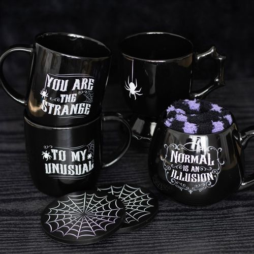 طقم كوب وجوارب "Normal is an Illusion" القوطي