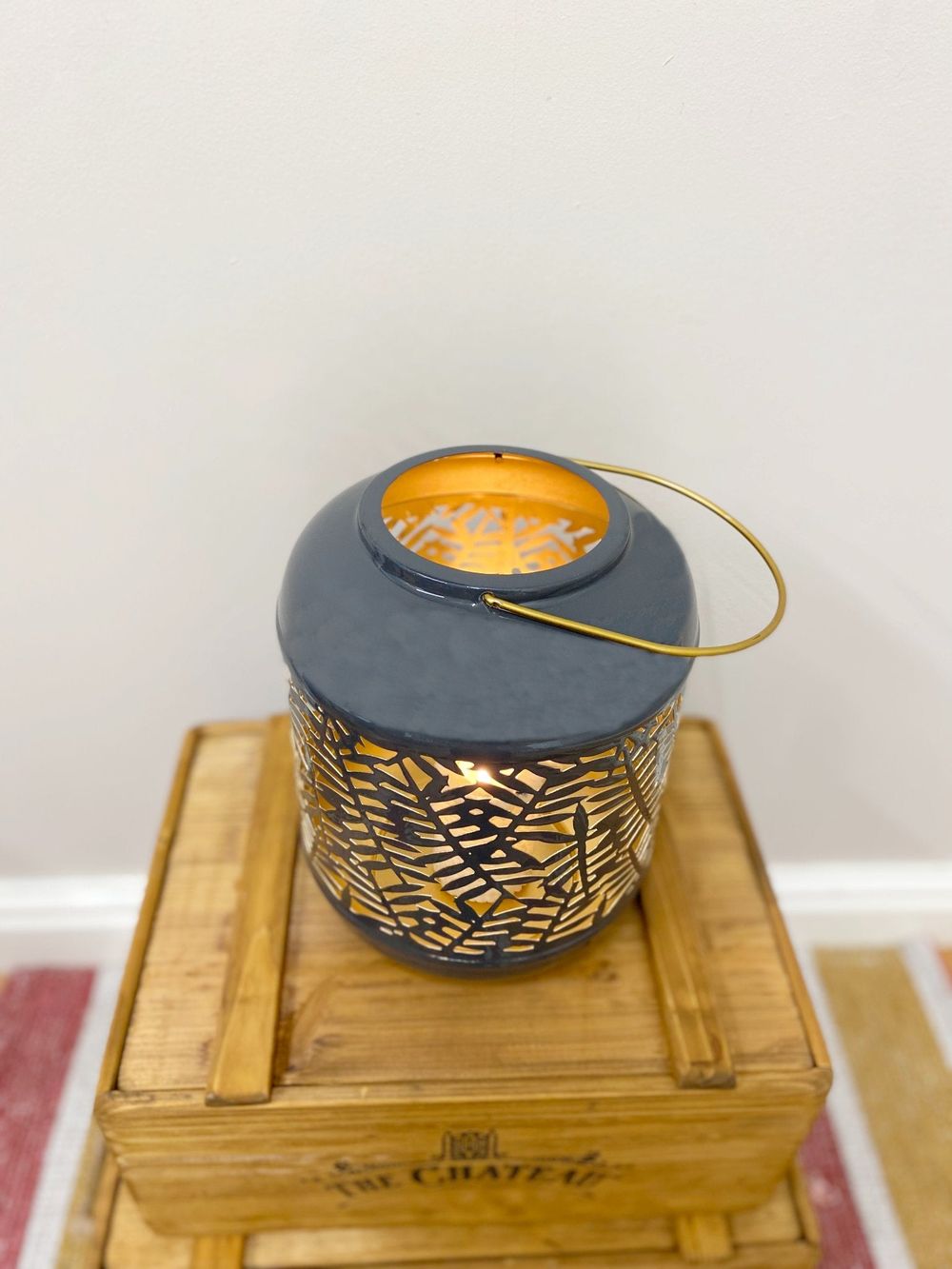 Synergy Leaf Lantern - Create Captivating Shadows - Best Quality - 12cm Base Diameter - 23cm Height - Gold Inner - 13.5cm Handle
