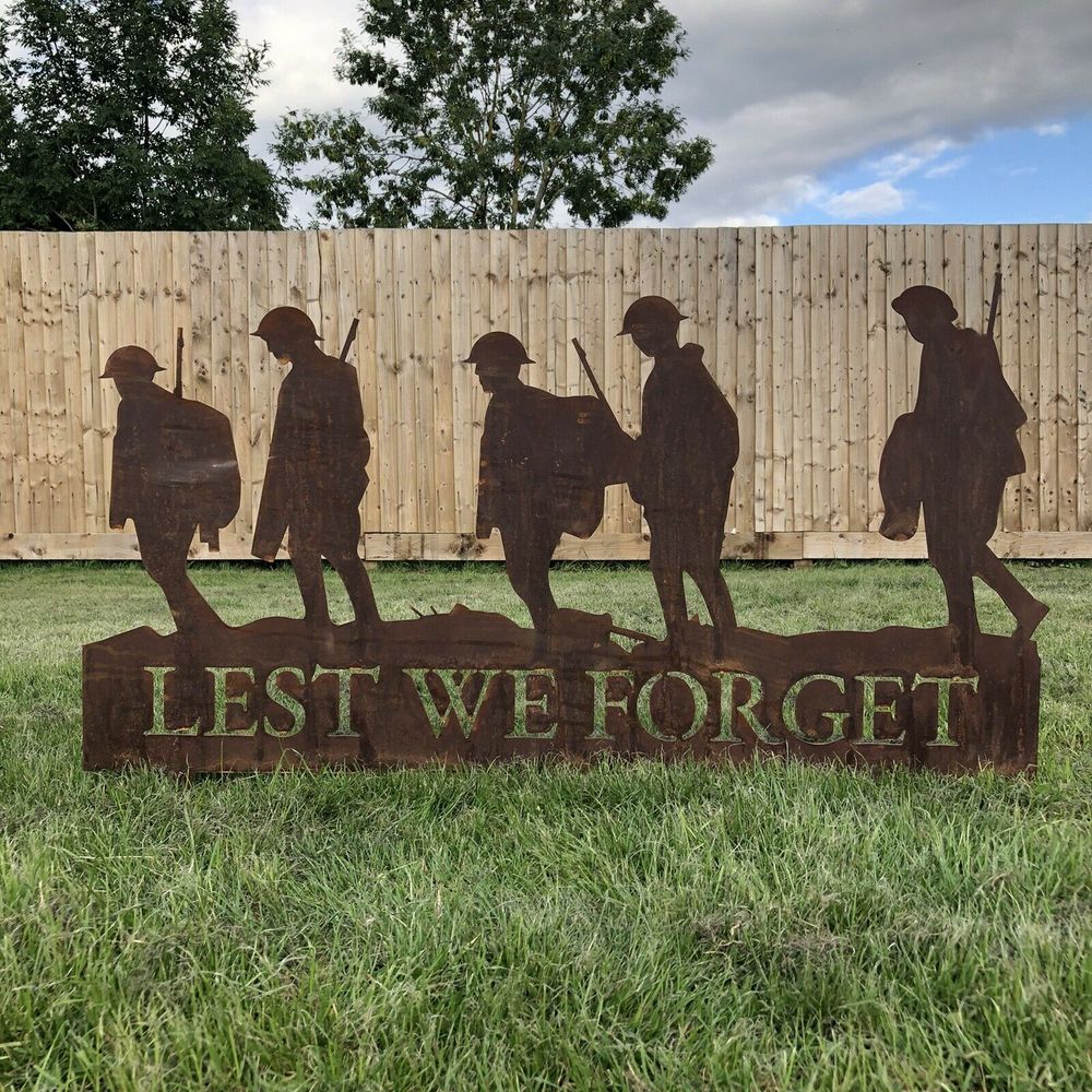 Rusty Soldier Scene Garden Decoration | Remembrance Gift