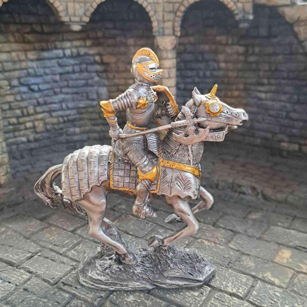 16th Century Mounted Knight Collectable Figure (hand-cast statue sculpture) 10cm Height