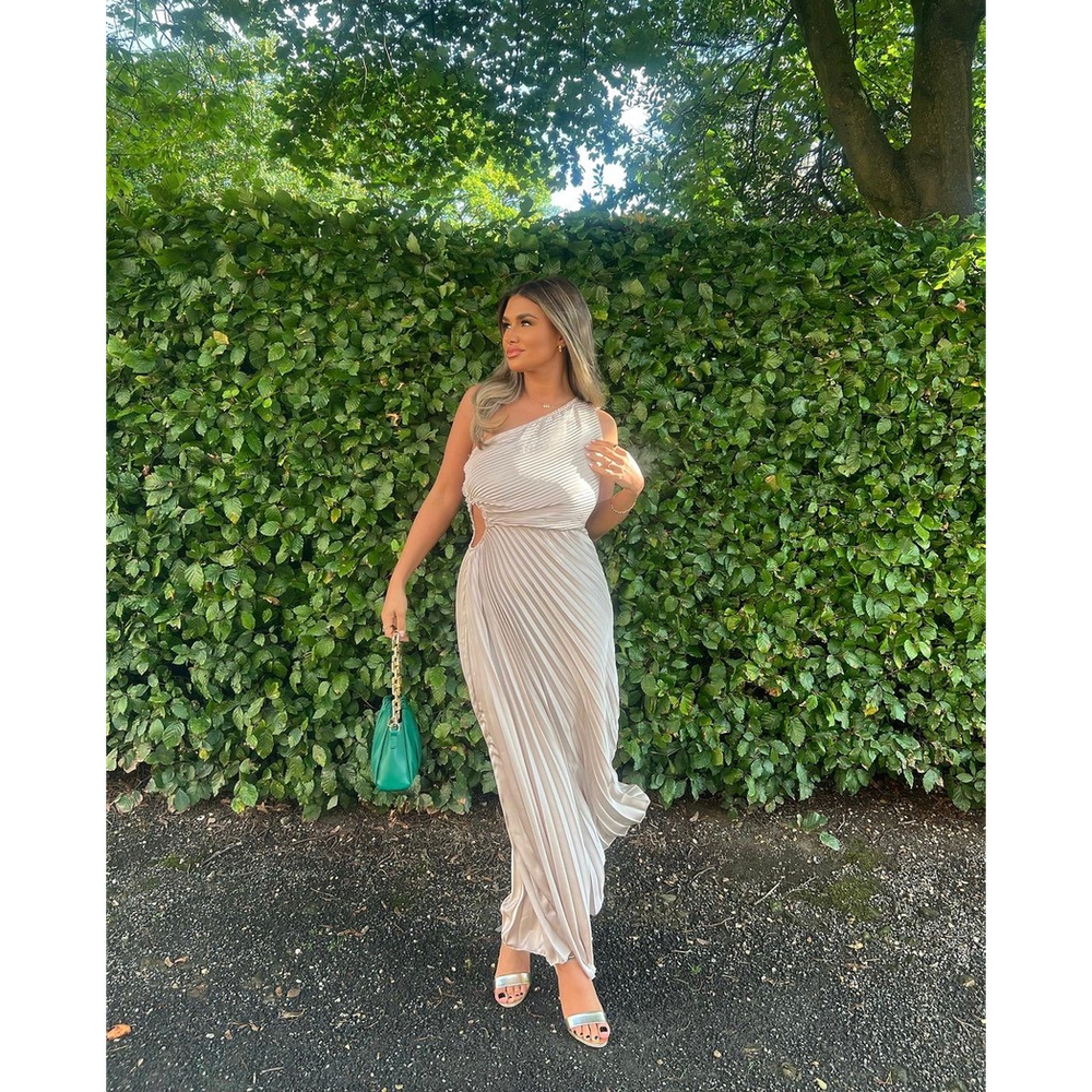 One Shoulder Cut Out Pleated Party Dress - Get ready to steal the spotlight at any special occasion! 💃✨