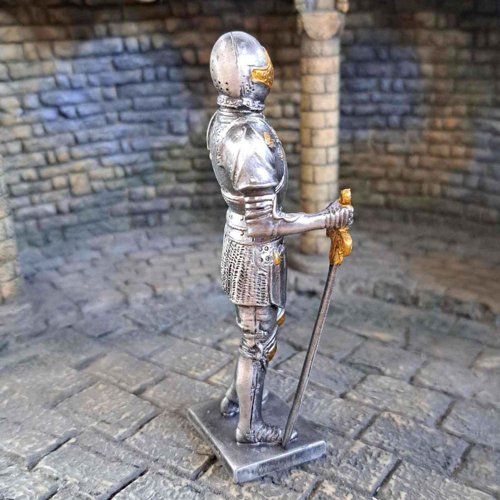 Knight In Armour (hand-cast statue sculpture) 11cm Height