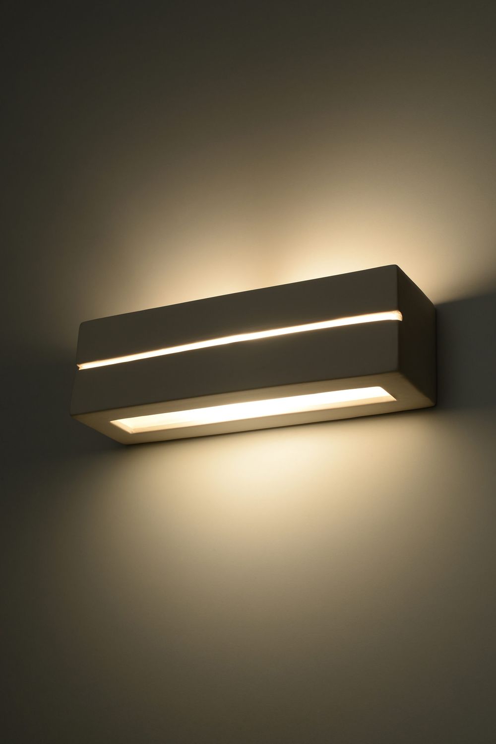 SOLLUX lighting Vega Line Ceramic Wall Light - Wall Lighting Lamp for Living Room Light Dining Room - Hallway Lamp Made of Ceramic in White 32.5 x 9.5 x 9.5 cm