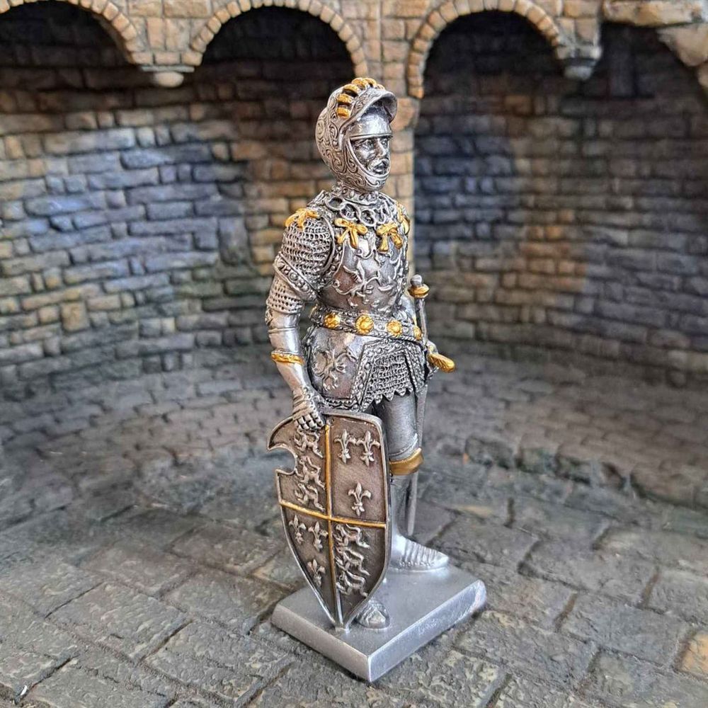Knight with Fleur and Lion Shield (hand-cast statue sculpture) 11cm Height