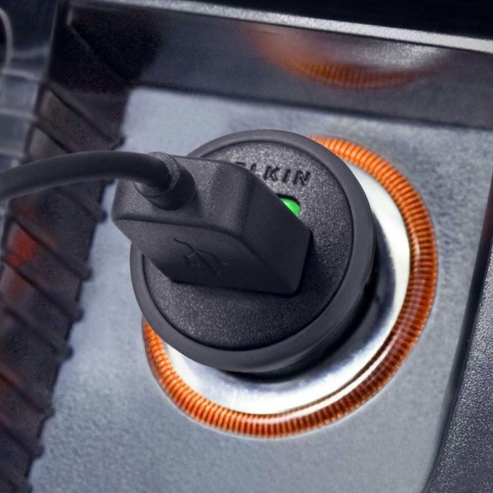 Belkin Car Charger Adapter + 30 Pin Charge Cable - 2100mAh - Black - Universal