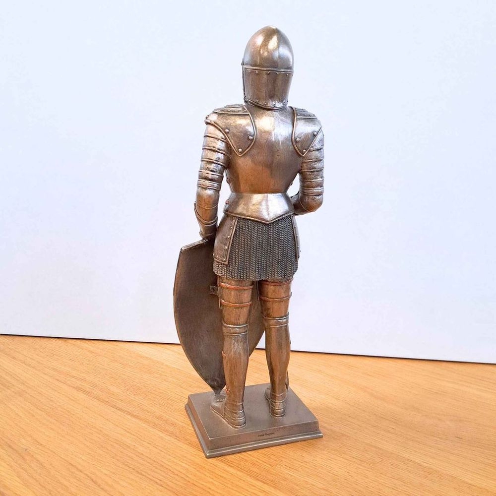 Medieval Knight with Lion Rampant Shield (hand-cast statue sculpture) 10cm Height