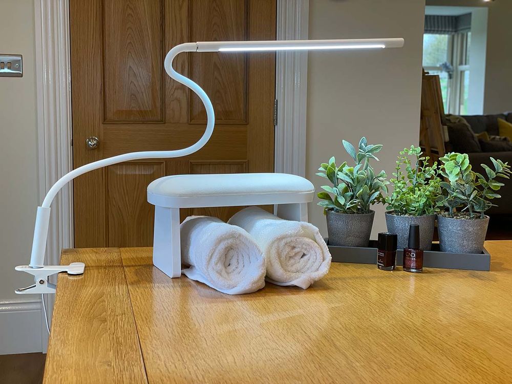 Portable USB Powered Slim Lamp Flex XL - Perfect for Beauty Salons, Sewing, and Travel