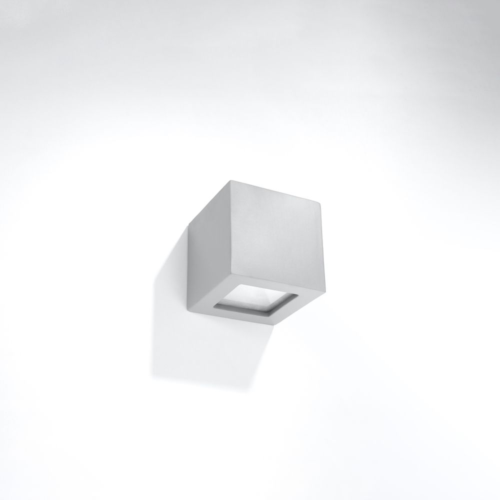 Modern Leo Wall Lamp: Ceramic & Glass Design with E27 Socket