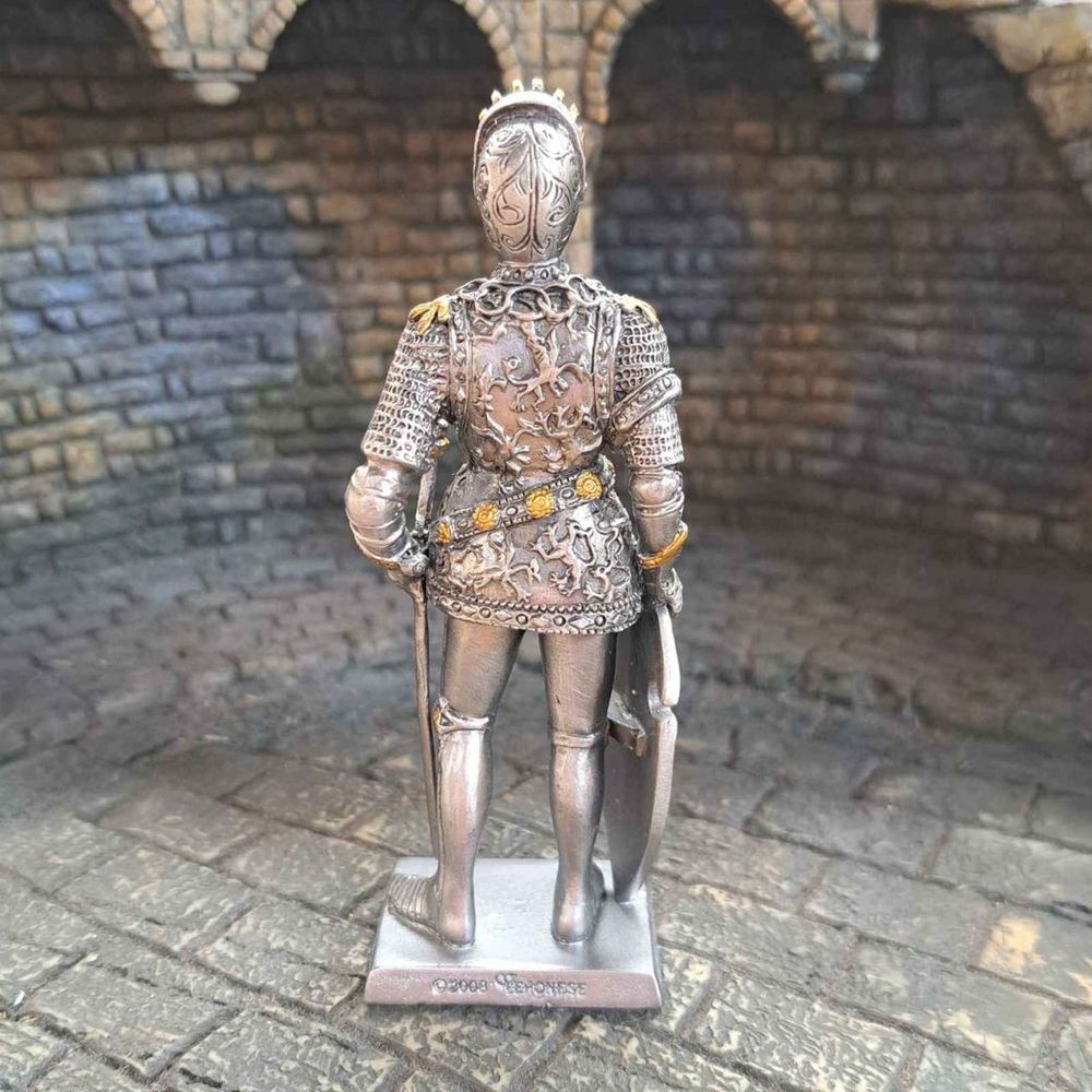 Knight with Fleur and Lion Shield (hand-cast statue sculpture) 11cm Height