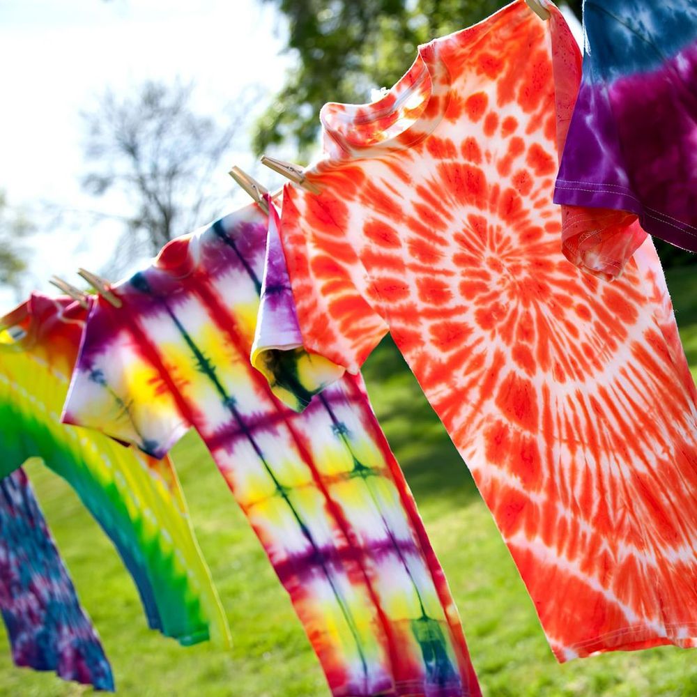 VIBRANT SOKA TIE DYE ART SET: Fun & Easy DIY Kit for Parties & Events - 18 Colors, Complete with Accessories - Safe & Non-Toxic - Ideal Gift for All Ages!