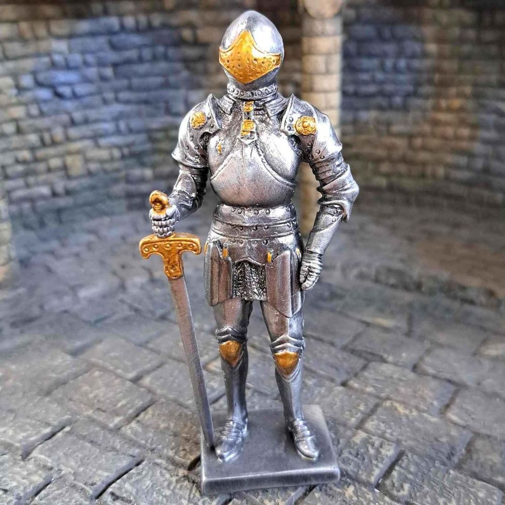 Knight In Armour (hand-cast statue sculpture) 11cm Height