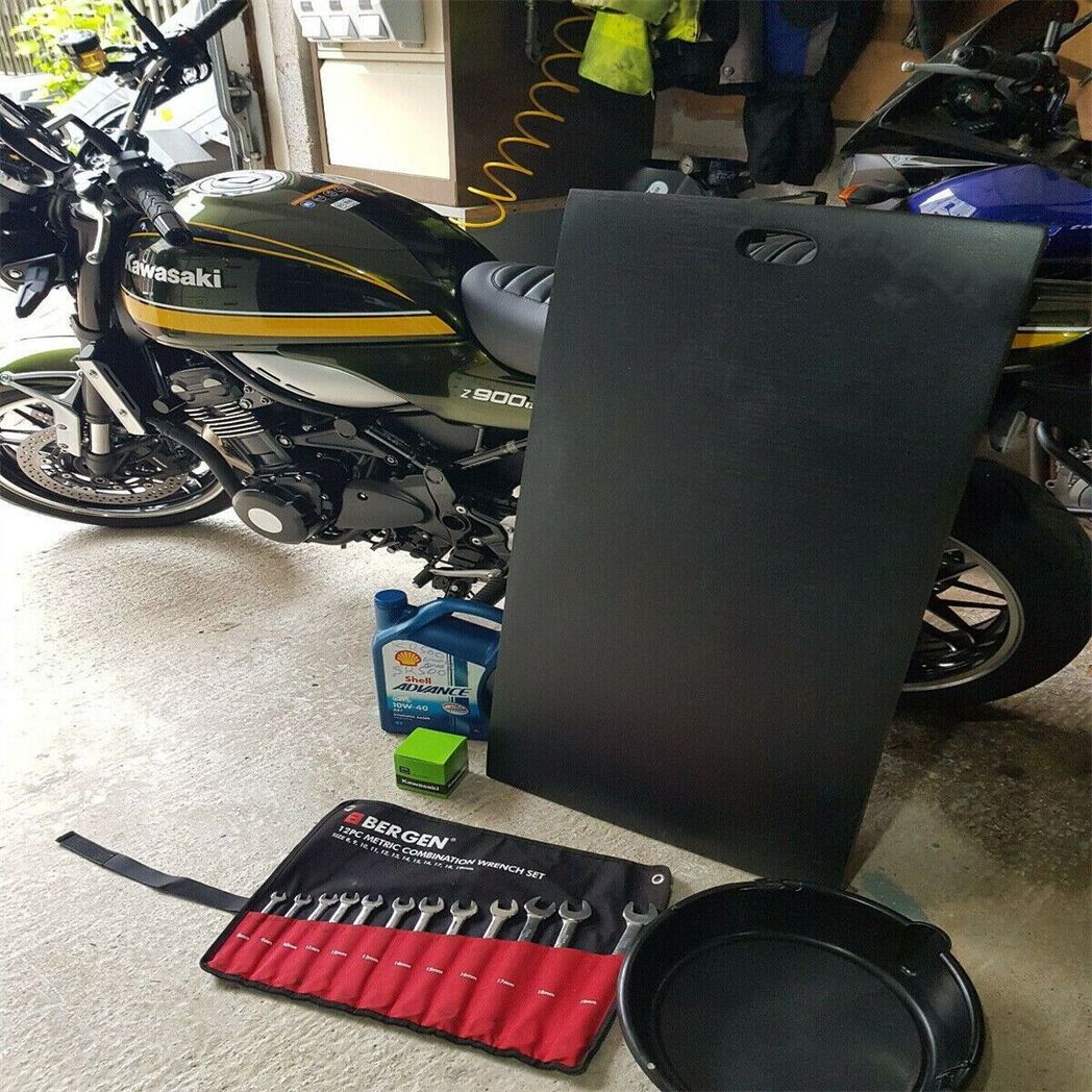 Mechanics Work Mat. Lite Weight 1000mm x 500mm x 32mm thick. Waterproof/Thermal.