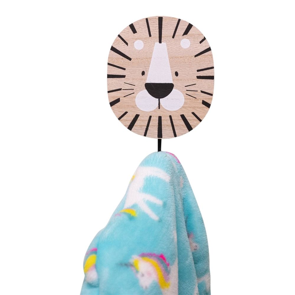 Lion, Giraffe, Elephant & Zebra Hooks - Adorable Animal Carvings for Kids' Rooms