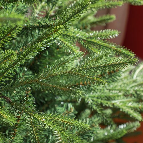 HOMCOM 5 Foot Artificial Christmas Tree with Realistic Hinged Branches