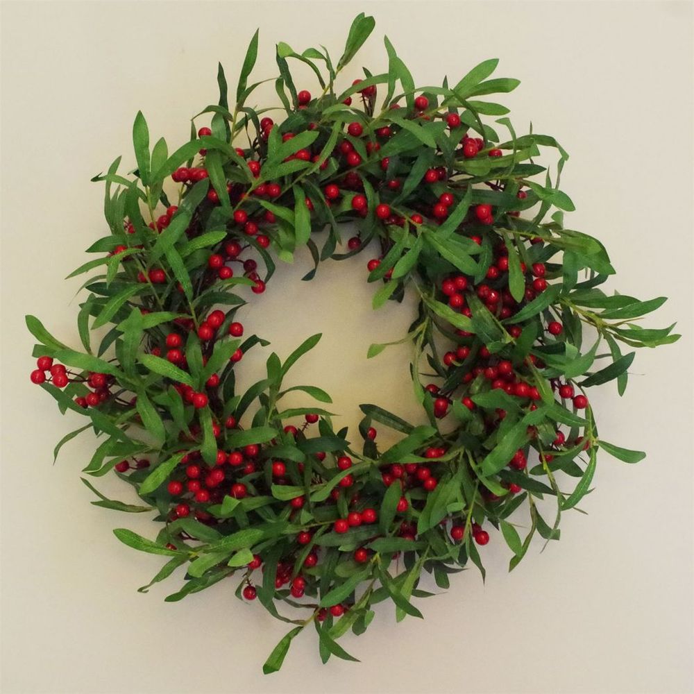 Premium 24" Christmas Mistletoe & Red Berry Wreath - Luxury Floristry, Natural Base