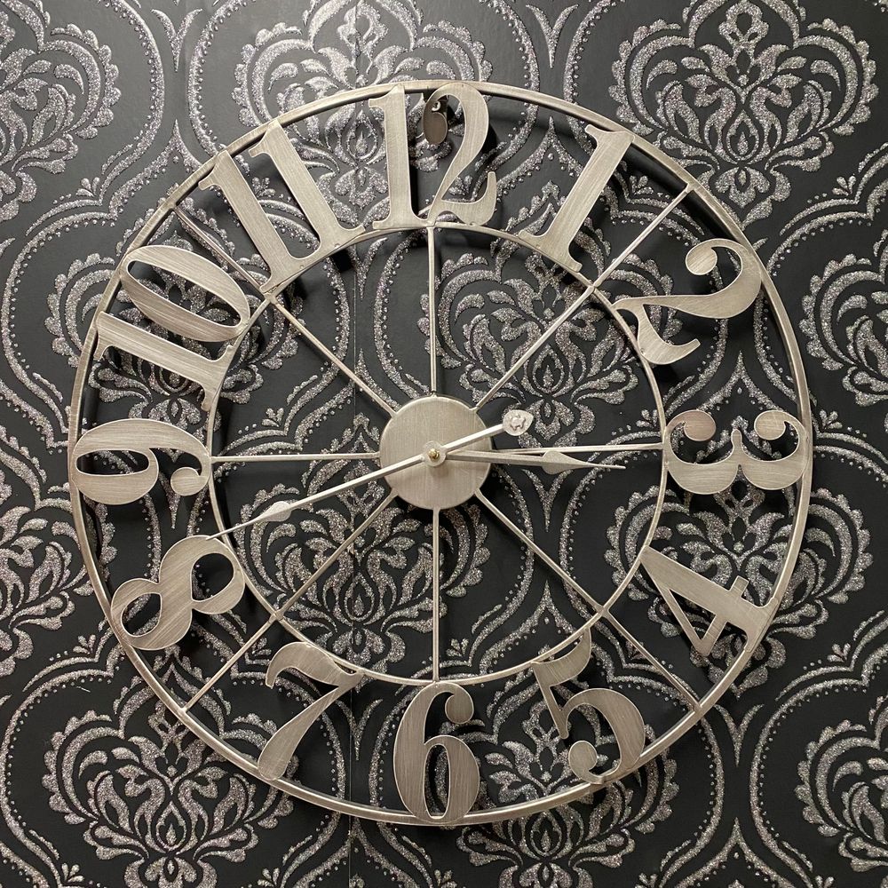 Minimalistic 50cm Wall Clock - Sleek Design, Accurate Time - Battery Included!