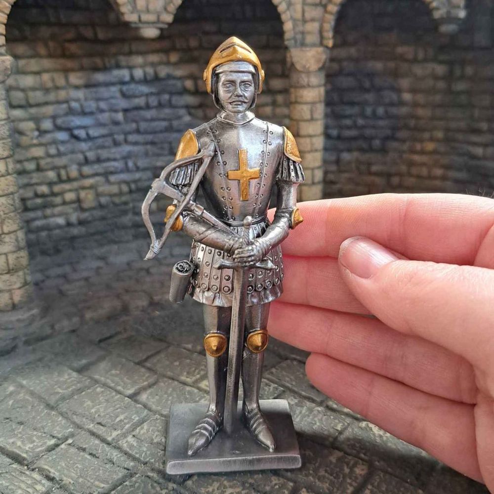 Knight With Crossbow (hand-cast statue sculpture) 11cm Height