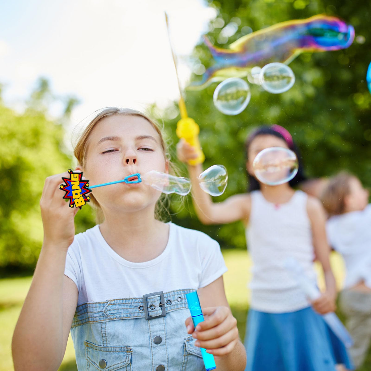 uoyoi Superhero Bubble Wands 24Pcs – Hero Word Bubble Party Favors for Kids