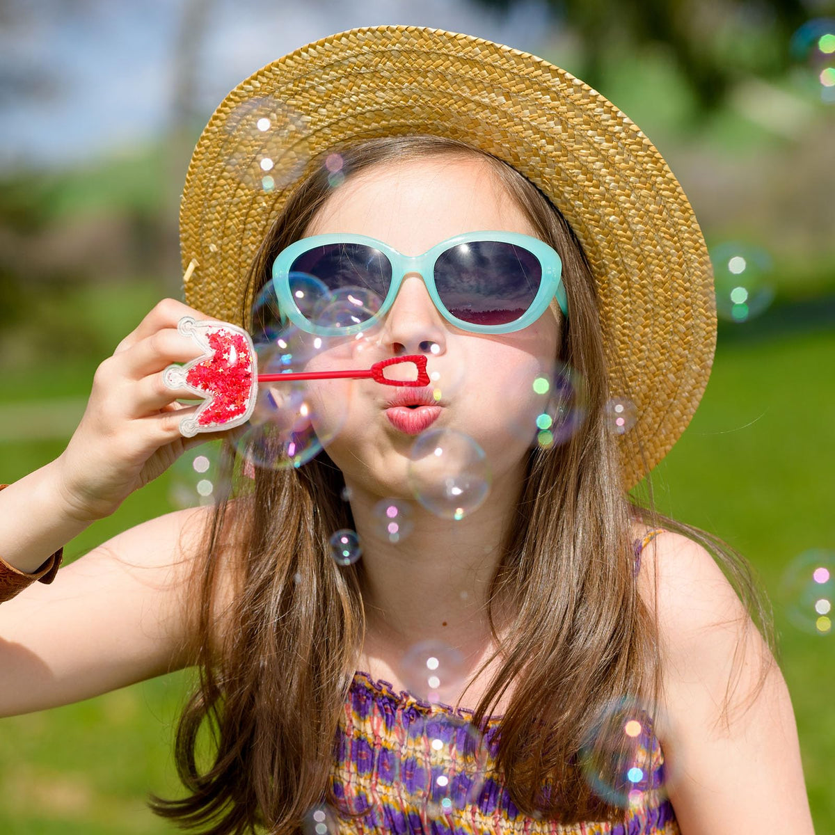 uoyoi Princess Party Favors – 24Pcs Glitter Crown Bubble Wands for Kids