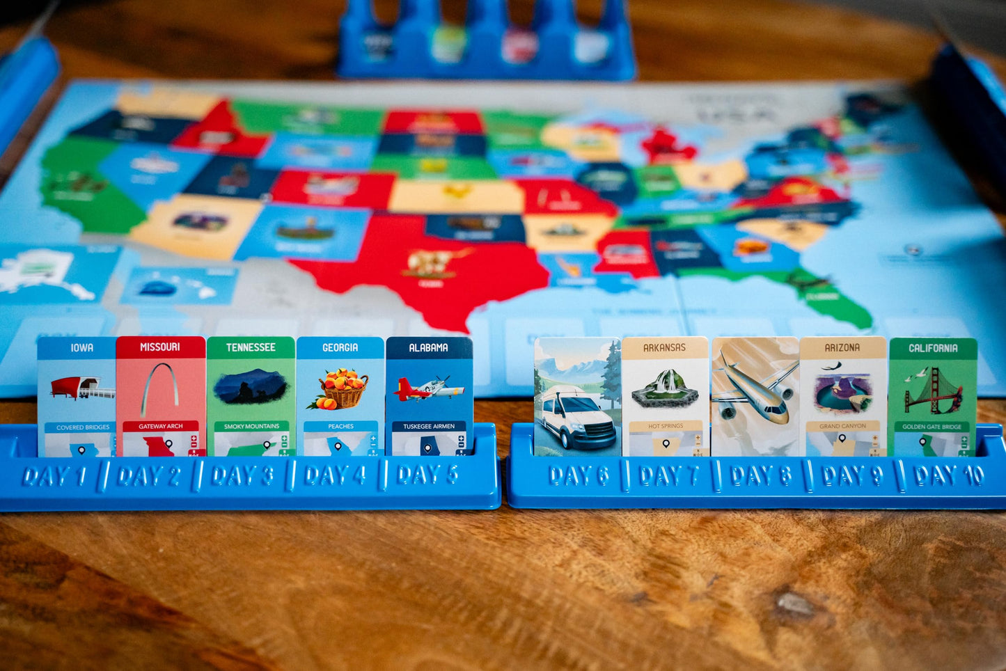 10 Days in the USA by USAOPOLY – Family Road Trip Board Game, 2-4 Players, 30 Minutes