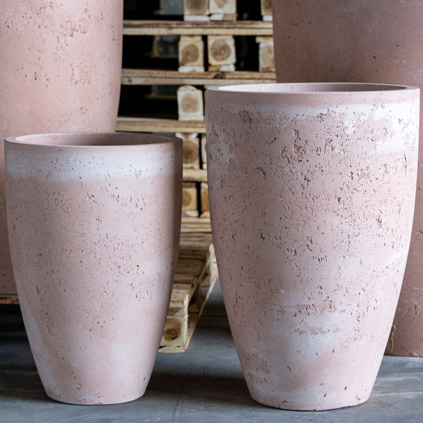 Vessara | Blushstone – 100cm XXL Concrete Vase Planter – 172L Tall Plant Pot