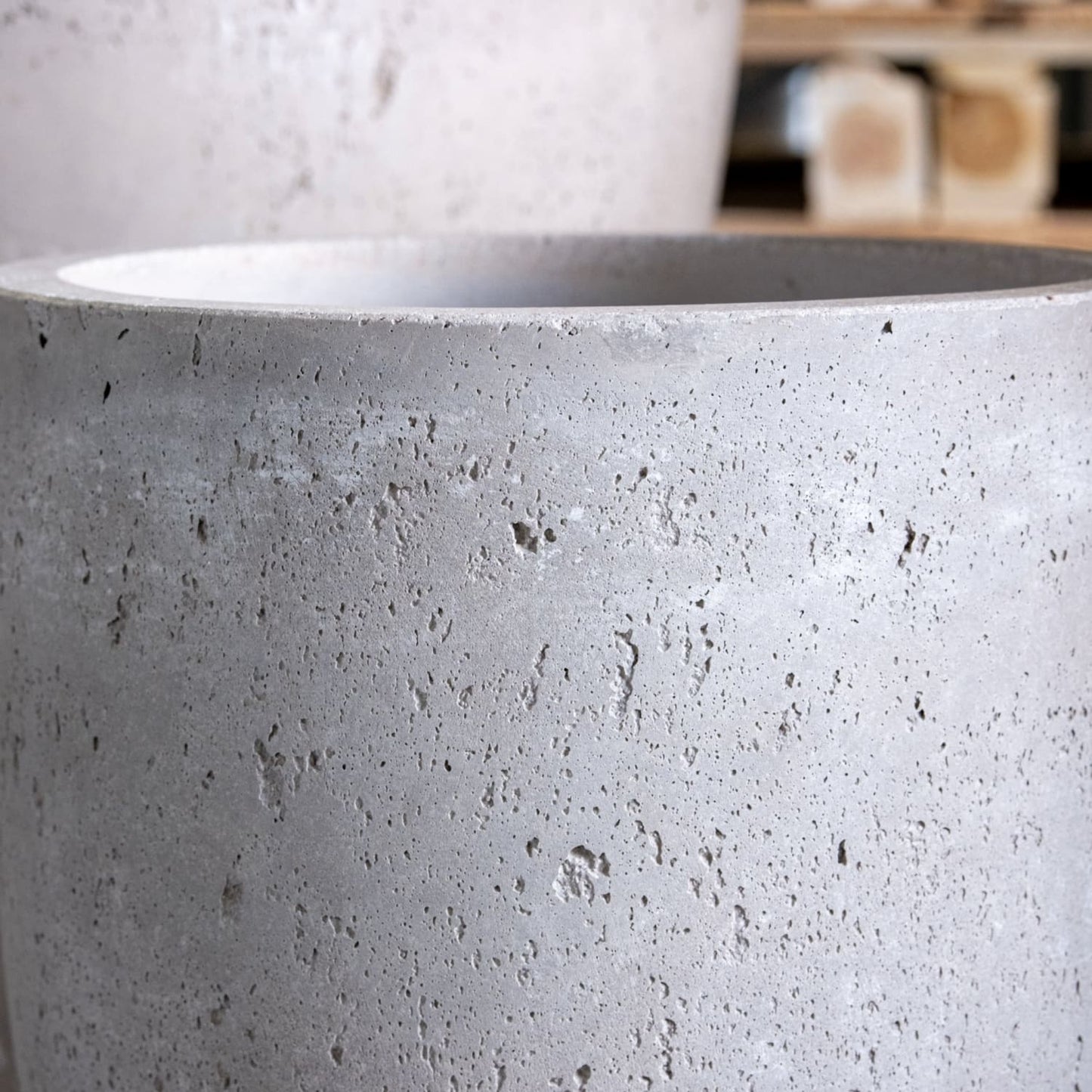 Vessara | Truffle – 75cm Extra Large Tall Concrete Planter – 61L Round Plant Pot