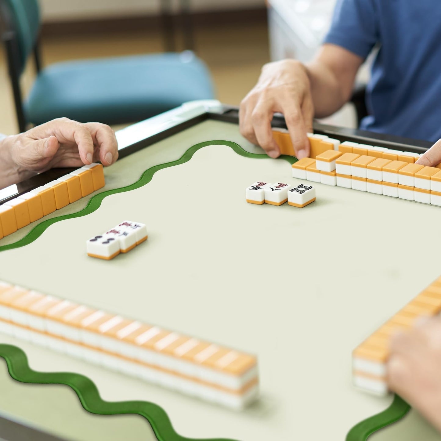 VioraWhite 21-Inch Mini Mahjong Mat for Travel - Scalloped Green, Anti-Slip, Noise-Reducing Table Game Mat