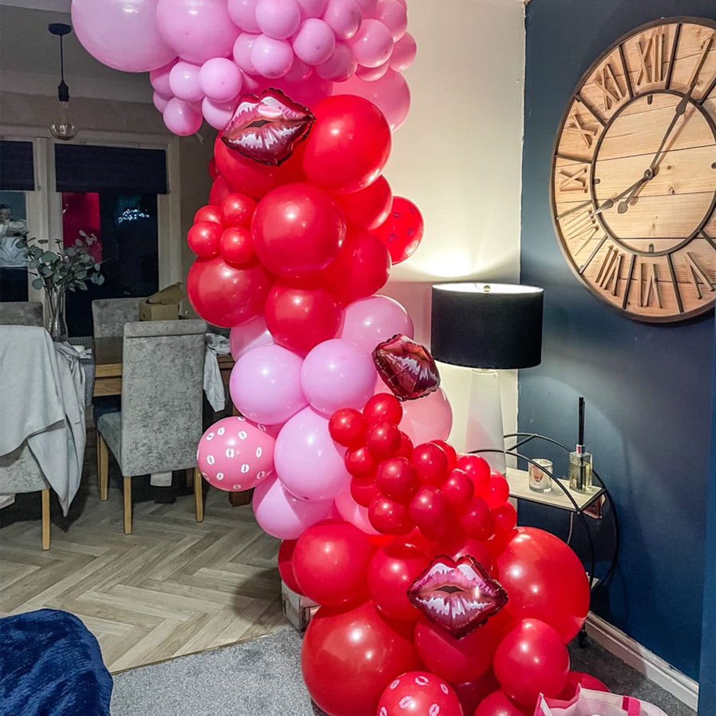 Voircoloria 130pcs Red Balloons – Mixed Sizes for Valentine’s Day, Parties & Celebrations