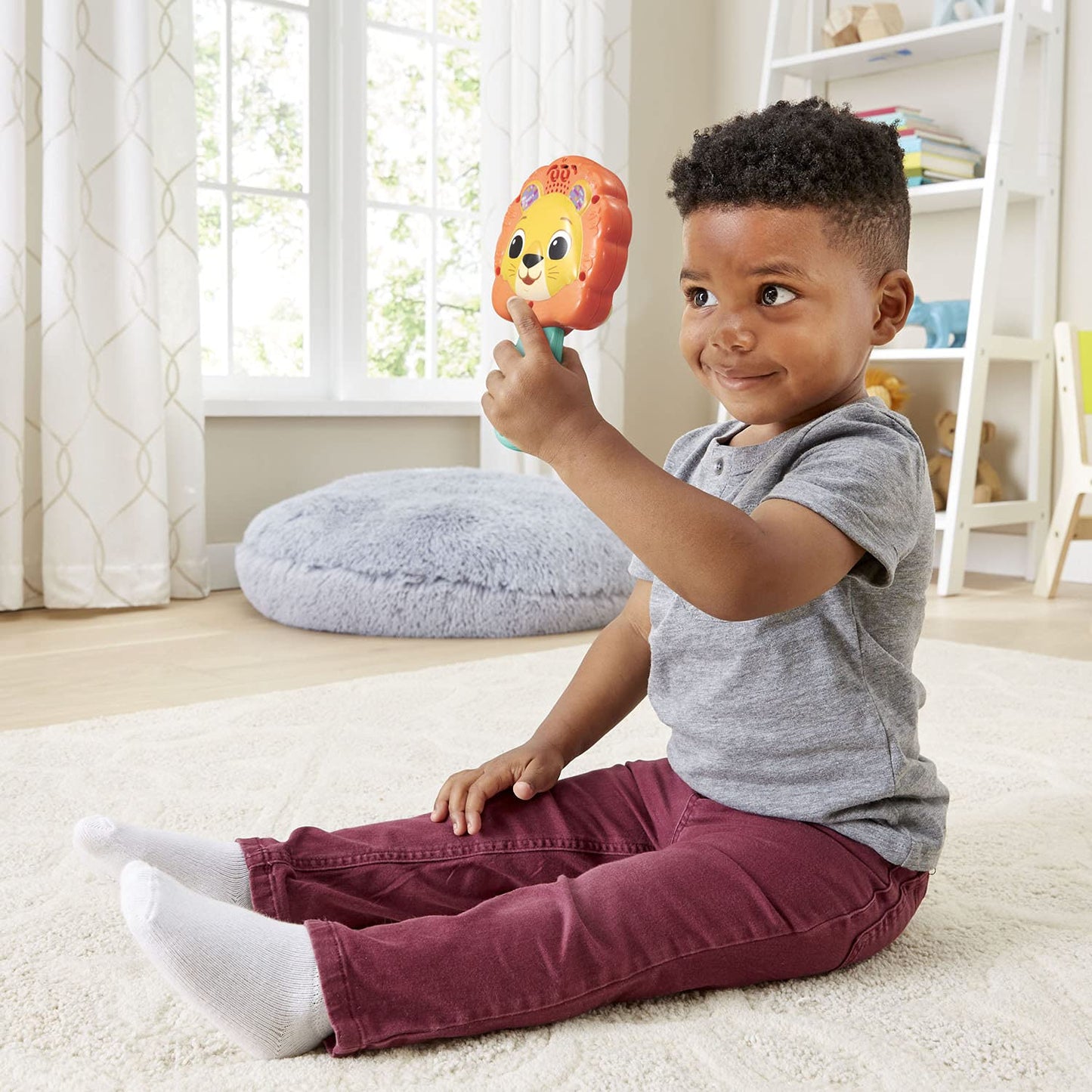 VTech I See Me Lion Mirror – Interactive Baby Mirror with Light-Up Heart & Songs