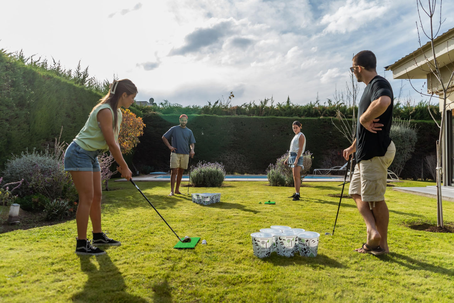 VULCANO SPORTS Par Pong Backyard Golf Chipping Game – 12 Buckets, 2 Hitting Mats & Balls