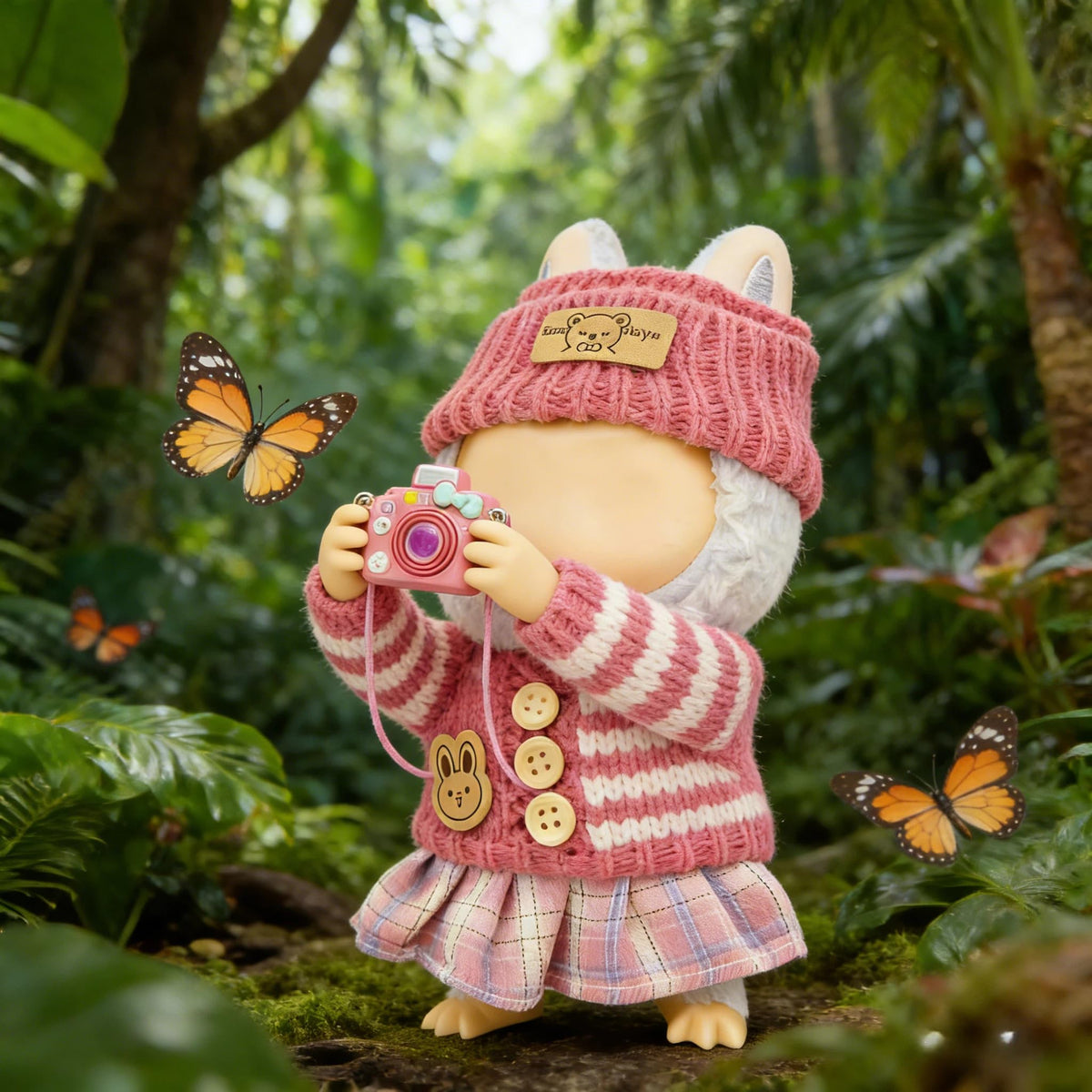 VVQUI 17cm Doll Clothes - 4-Piece Set (No Doll) | Hat, Sweater, Skirt & Mini Camera in Pink