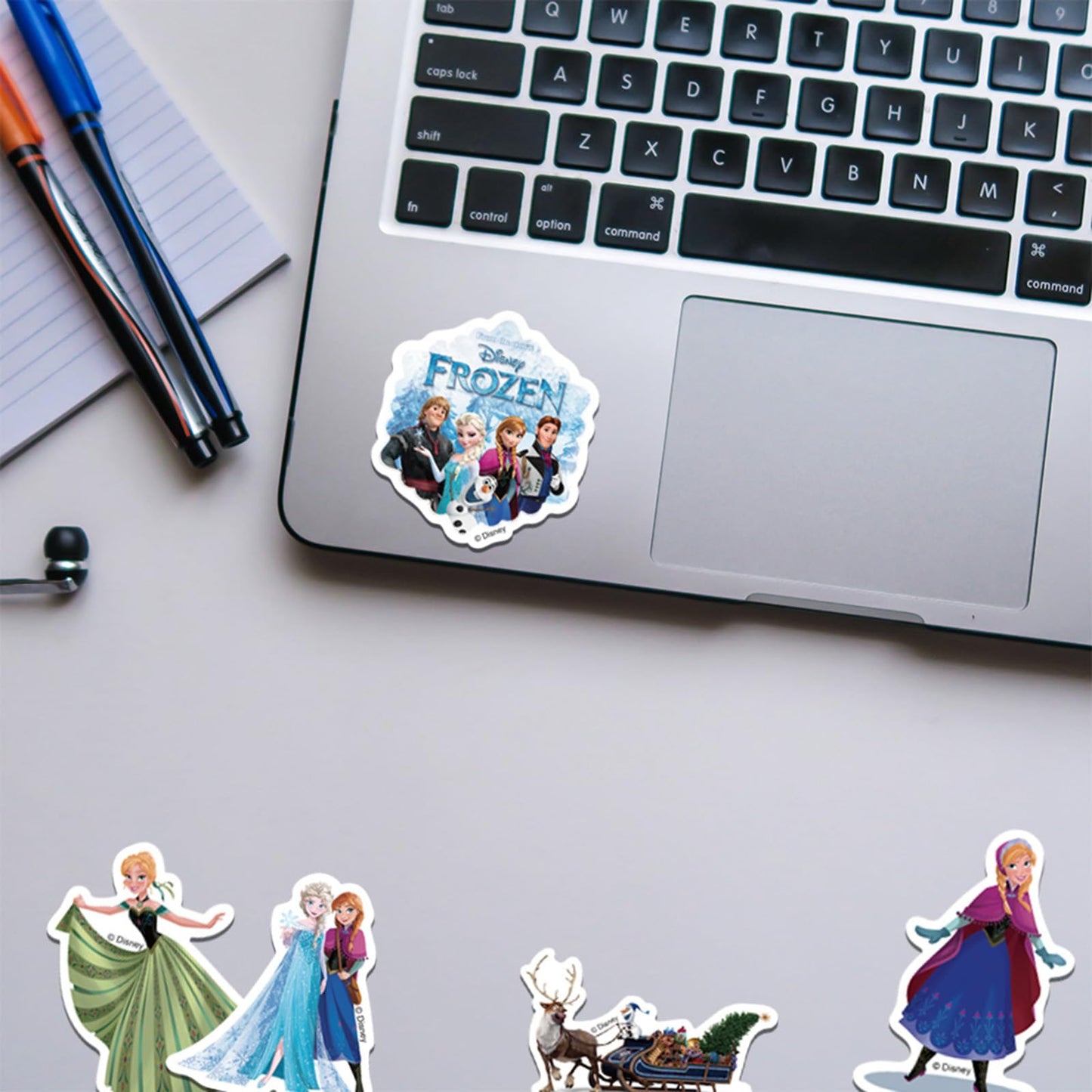 Wanhuatong Cartoon Frozen Stickers – 50 Waterproof Vinyl Decals for Water Bottles, Laptops & DIY Decor